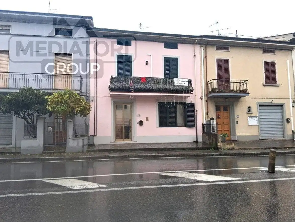 Casa indipendente in vendita a Prato