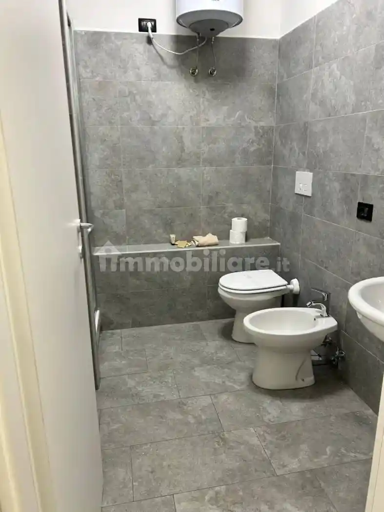 Palazzo - Edificio in Affitto - foto 4