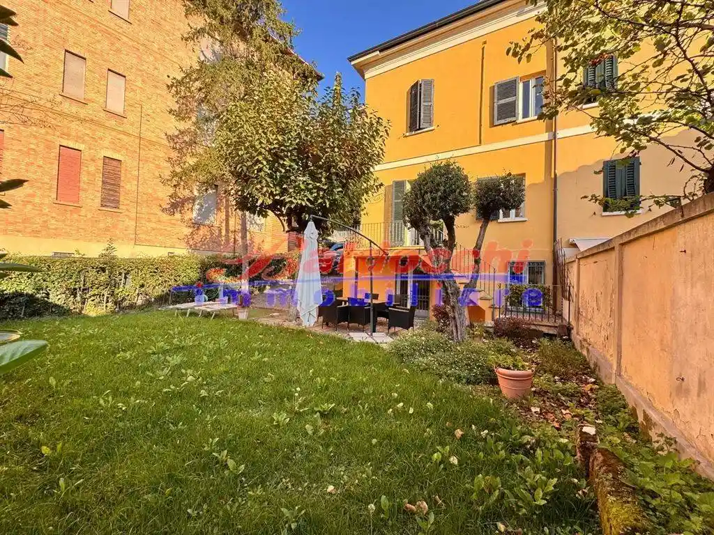 Terratetto unifamiliare 251 m², ottimo stato, Piazzale Giosuè Carducci, Pesaro - foto 2