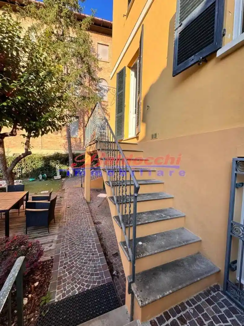 Terratetto unifamiliare 251 m², ottimo stato, Piazzale Giosuè Carducci, Pesaro - foto 3