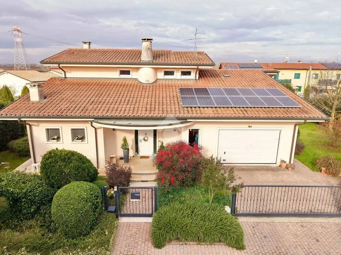 Villa in vendita a Zevio