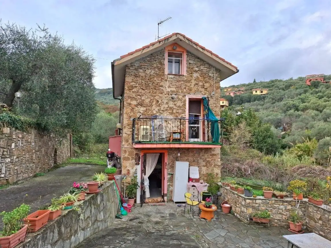 Casa indipendente in vendita a Diano Marina