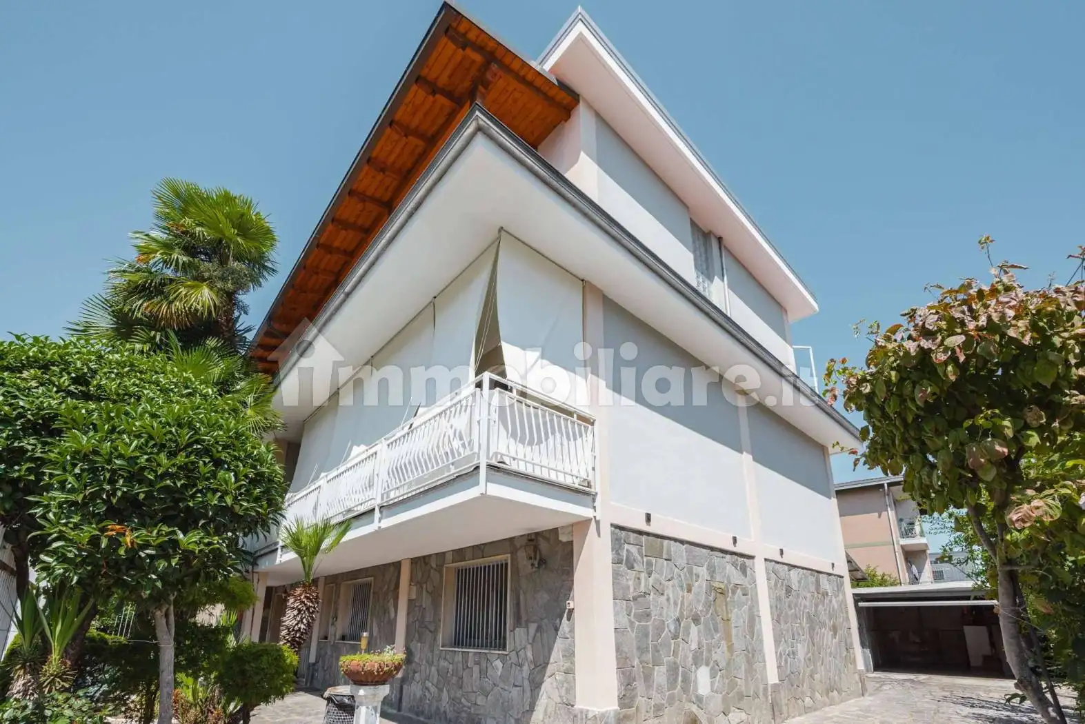 Palazzo - Edificio in vendita a Novara