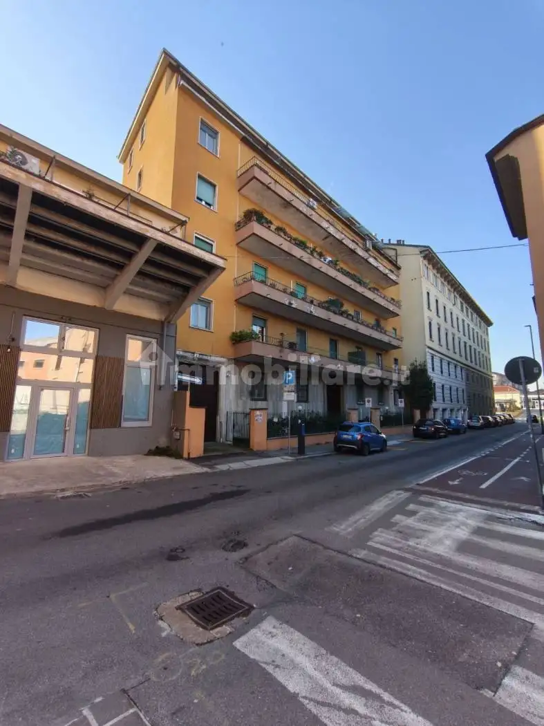 Appartamento in affitto a Pavia