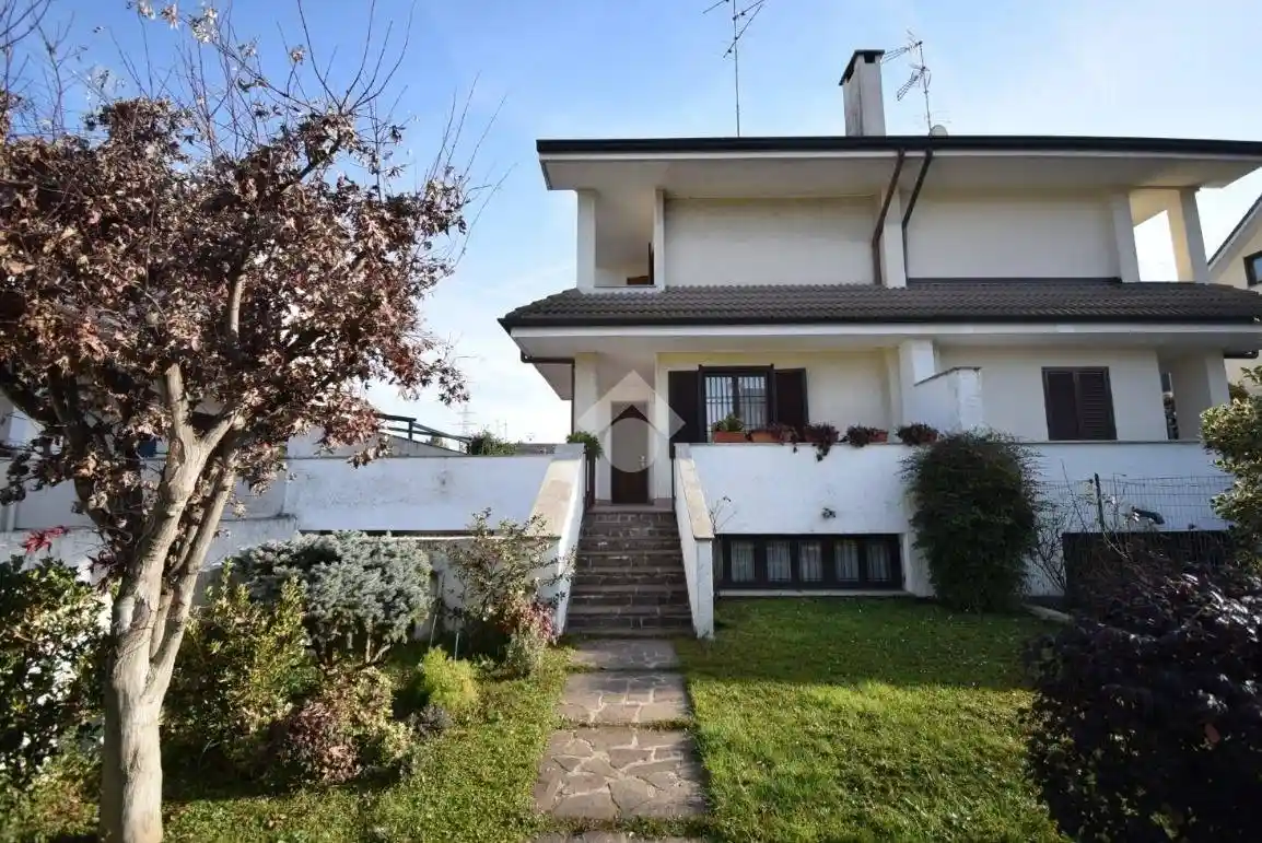 Villa a schiera via Carlo Cattaneo, Centro, Brugherio - foto 2