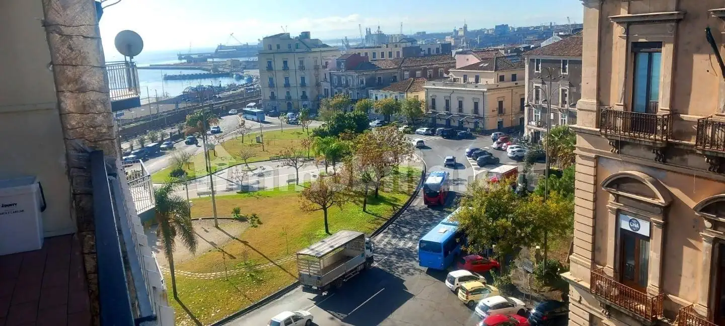 Bilocale piazza dei Martiri,, Centro Storico, Catania - foto 2