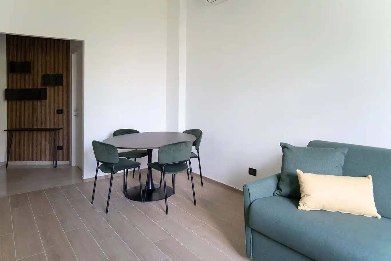 Trilocale via Carlo Giuseppe Merlo 1, Borgogna - Largo Augusto, Milano - foto 3