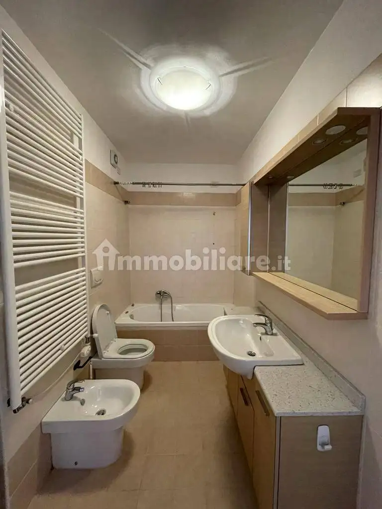 Palazzo - Edificio in Affitto - foto 5