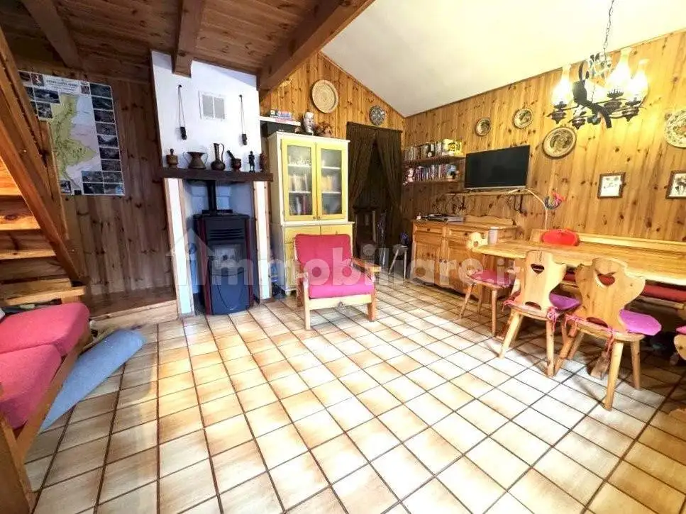 Trilocale Località Petit Antey, 48, Centro, Antey-Saint-Andrè - foto 2