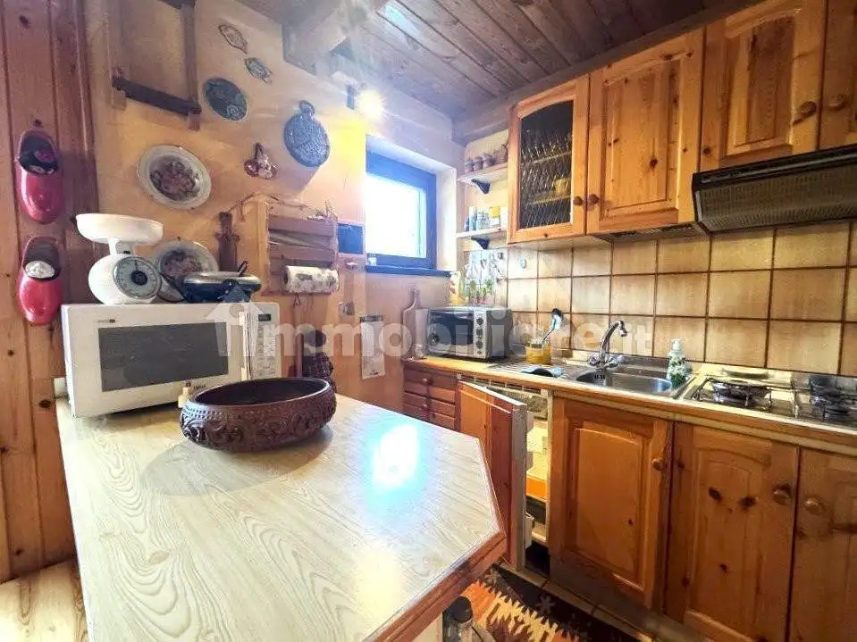 Trilocale Località Petit Antey, 48, Centro, Antey-Saint-Andrè - foto 4