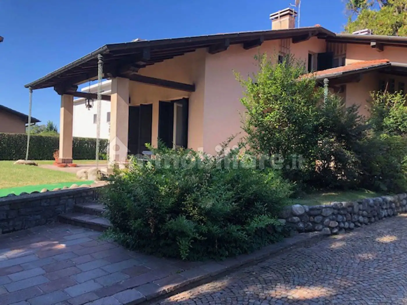 Villa in vendita a Varese
