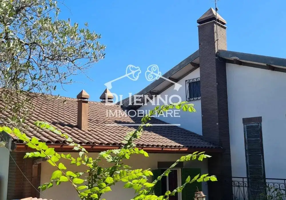 Villa in vendita a Fara in Sabina