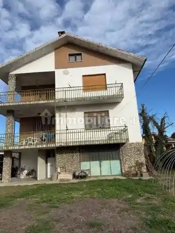 Villa bifamiliare via Giuseppe Garibaldi 14, Centro, Cavallermaggiore - foto 2