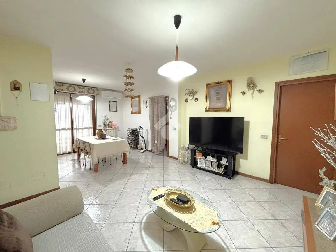 Quadrilocale via Giovanni Pascoli 2, Centro, Agliana - foto 3