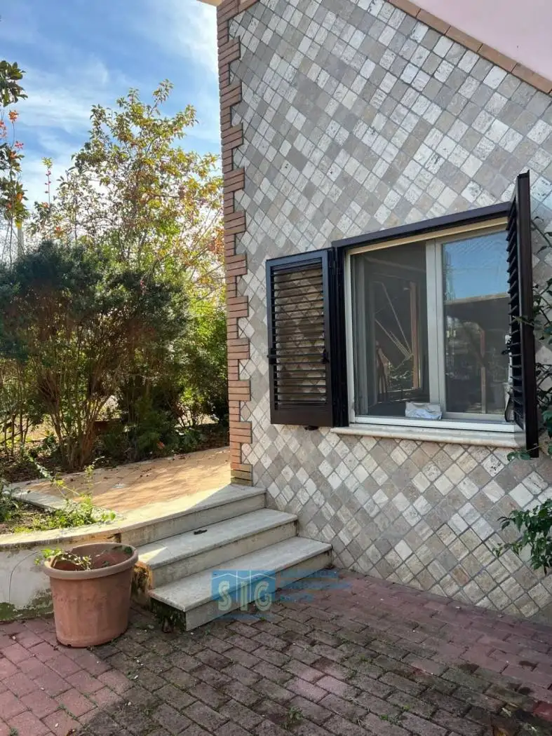 Villa in vendita a Latina