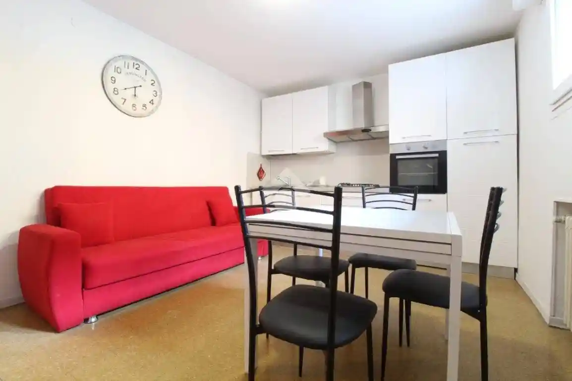 Bilocale via San Filippo 18, Centro Storico, Reggio Emilia - foto 2