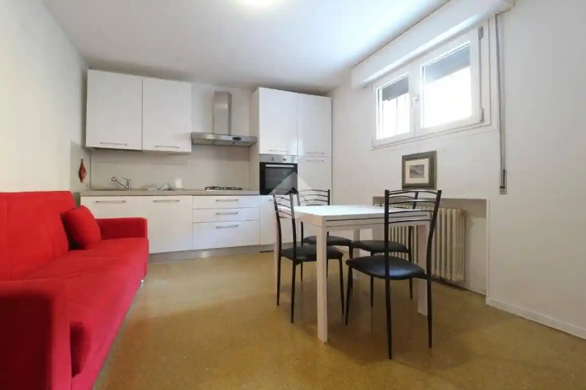 Bilocale via San Filippo 18, Centro Storico, Reggio Emilia - foto 5