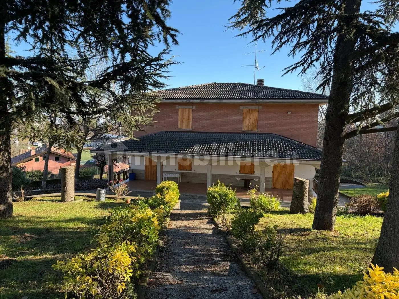 Villa in vendita a Serramazzoni