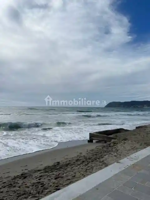 Quadrilocale via Giuseppe Garibaldi 12, Borgo Coscia, Alassio - foto 4