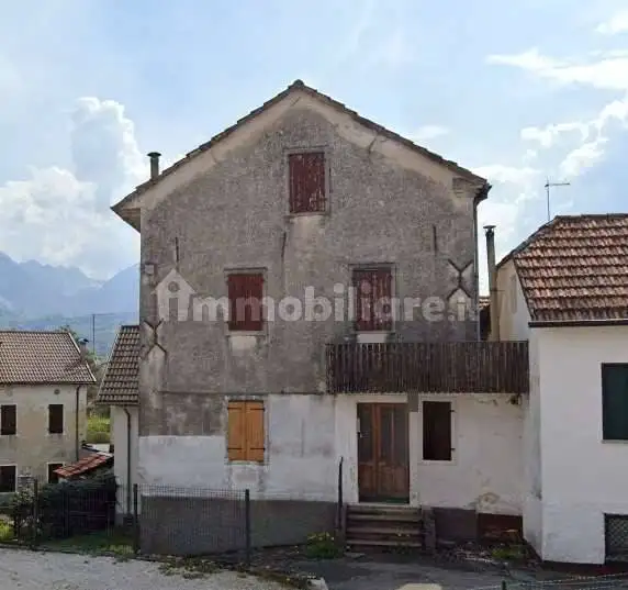 Casa indipendente in asta a Alpago