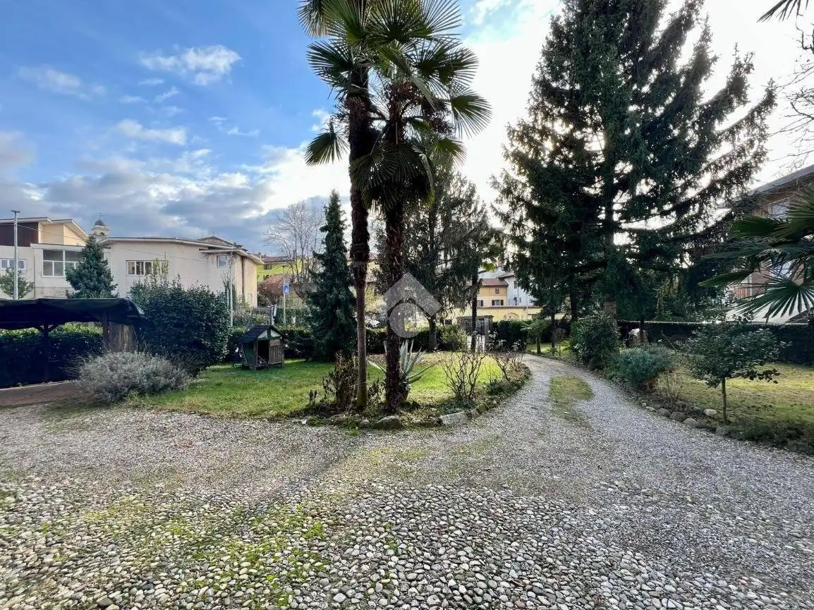 Quadrilocale viale Luigi Borri 326, Bizzozzero, Varese - foto 4