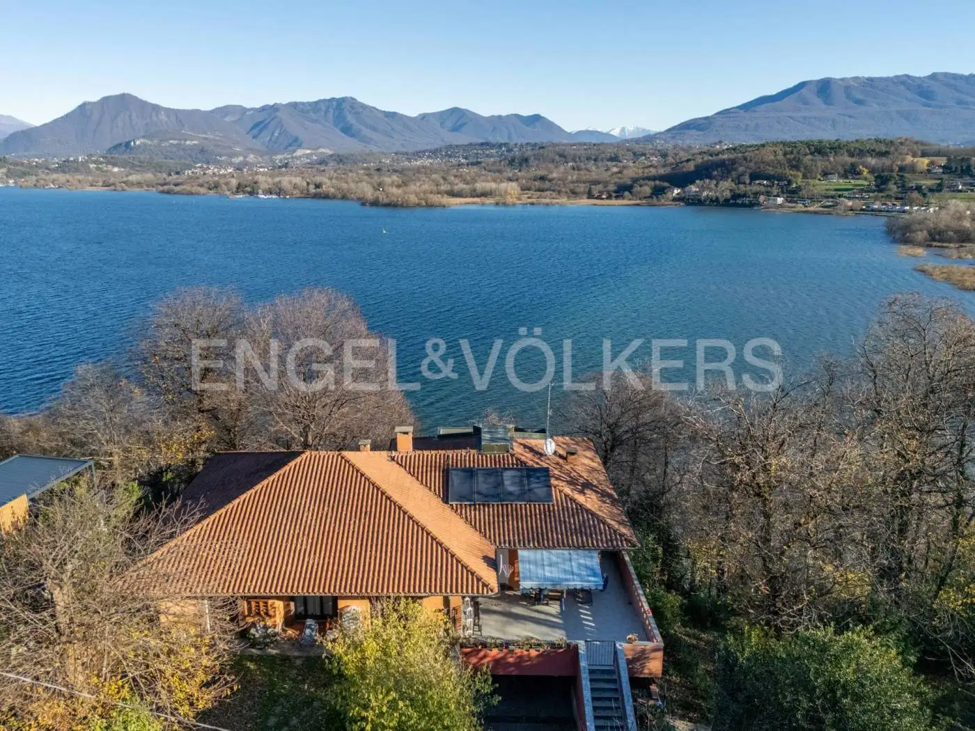 Villa in vendita a Ispra