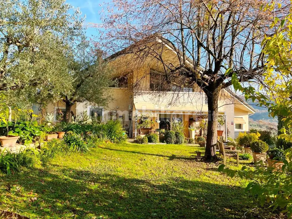 Villa in vendita a Negrar di Valpolicella