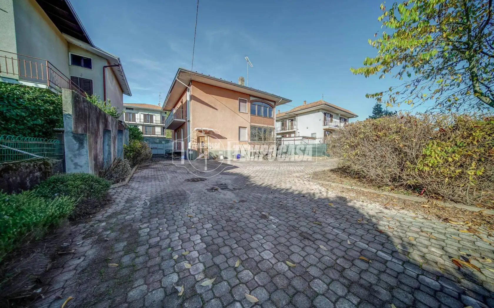 Villa in vendita a Borgomanero