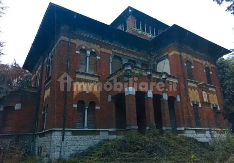 Villa in asta a Mariano Comense