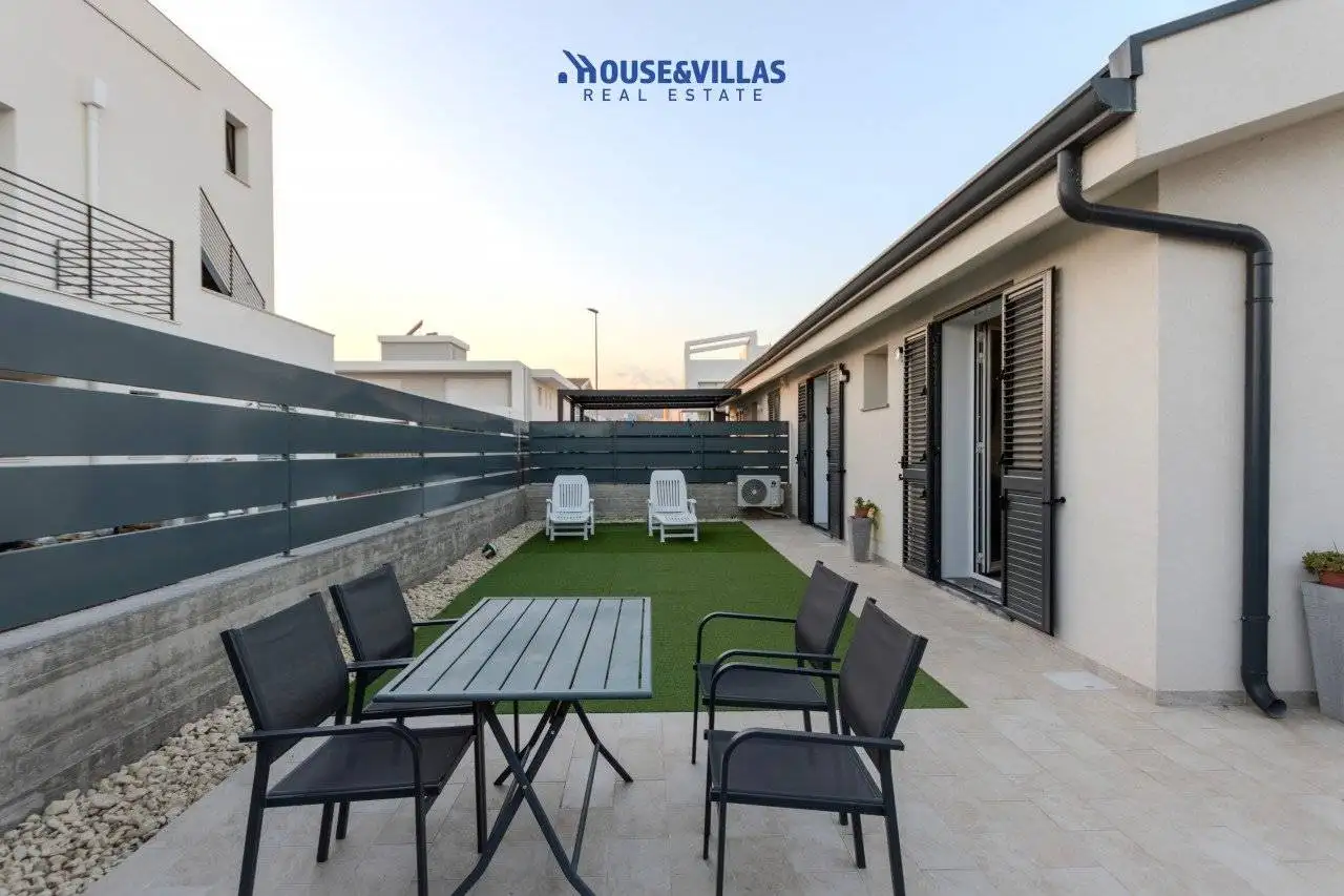 Villa a schiera via Miramare, Centro, Avola - foto 2