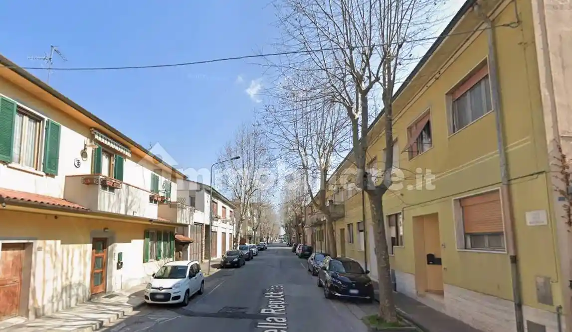 Appartamento viale della Repubblica 102, Semicentro, Cascina - foto 3