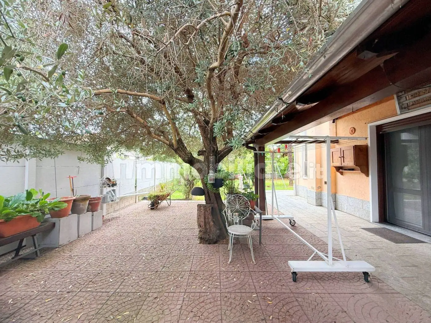 Villa in vendita a Ferno