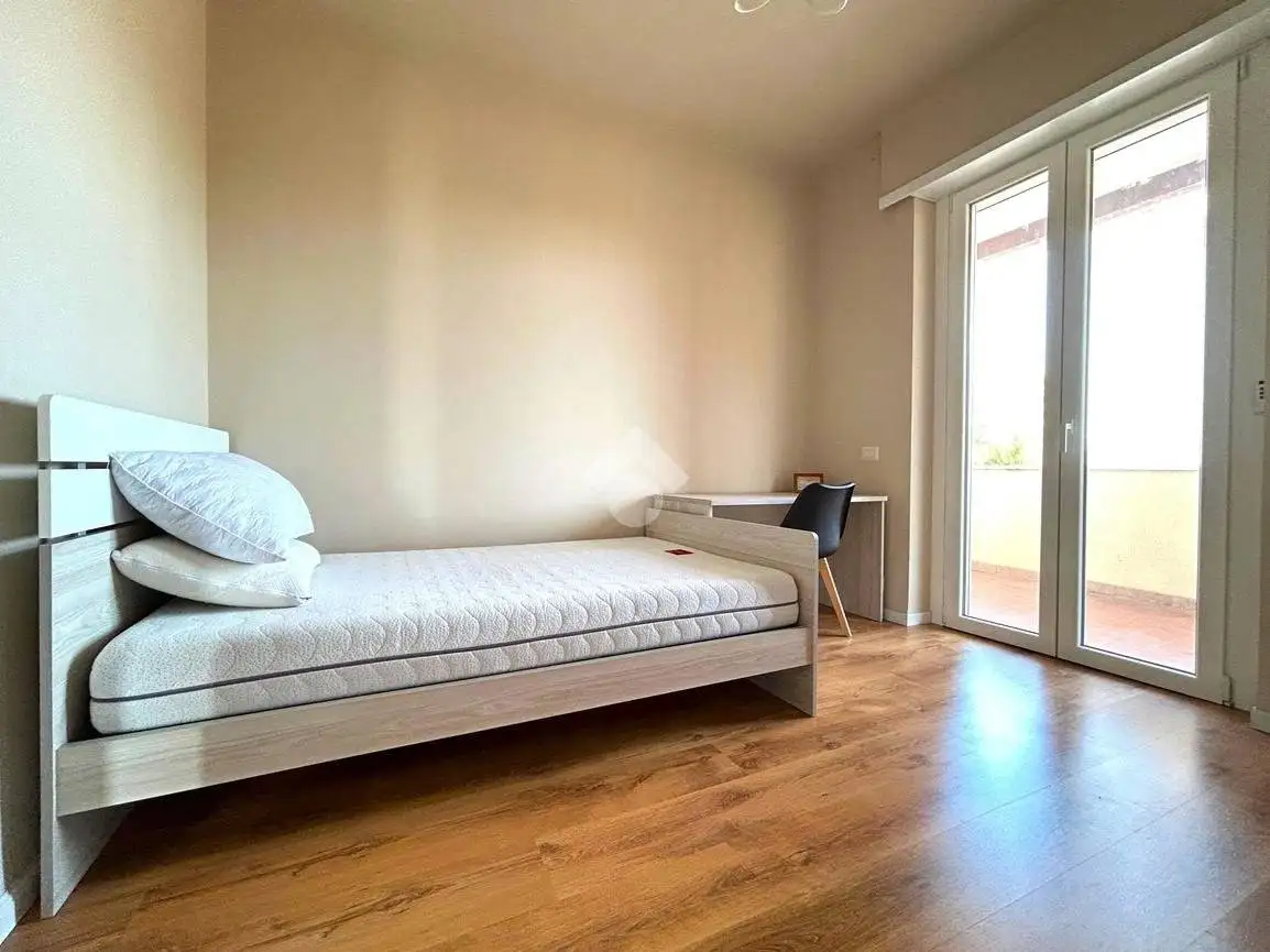 Bilocale largo Torre Acquedotto 1, Centro, Latina - foto 3