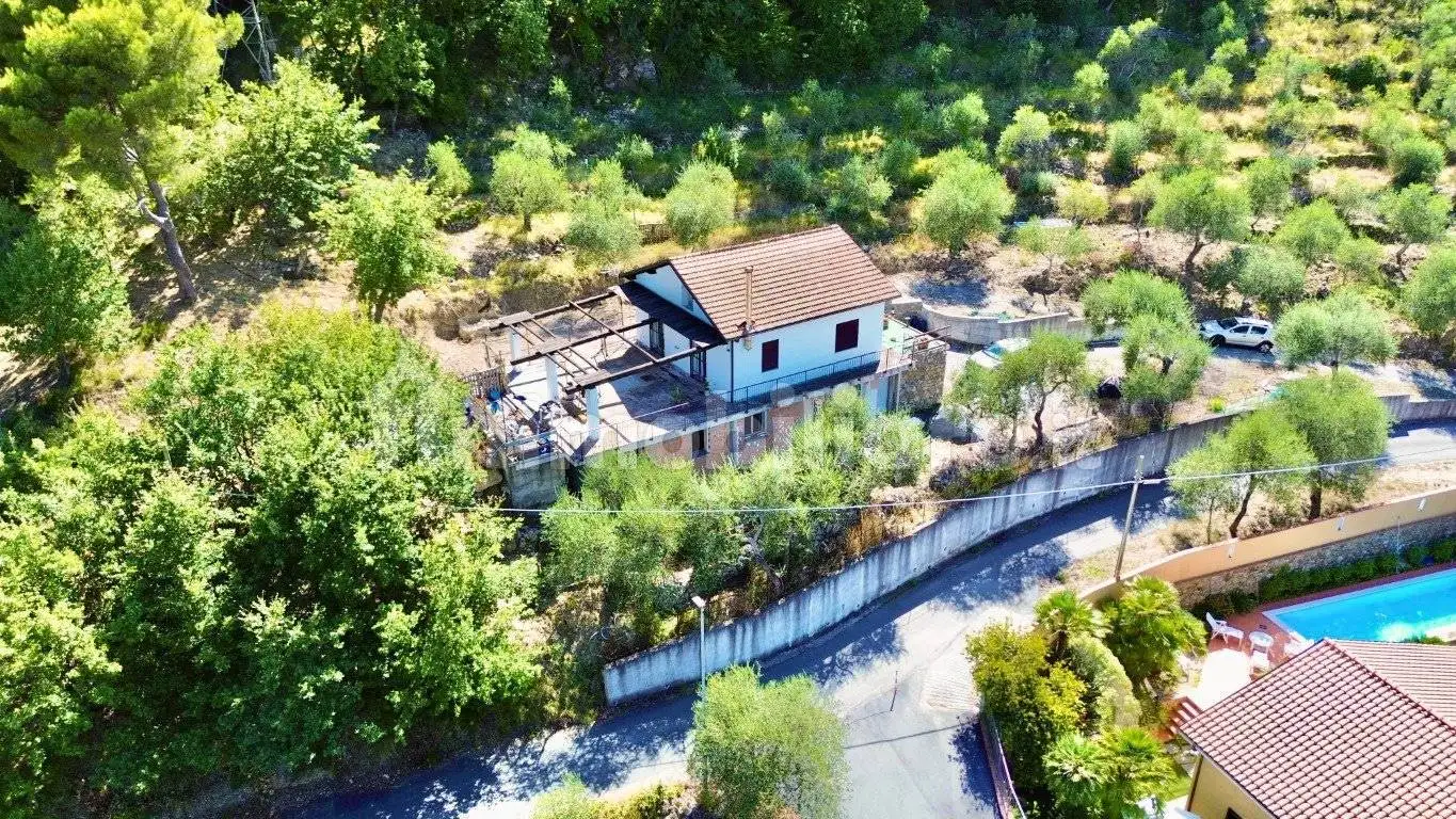 Villa plurifamiliare via Fontana Rosa 10, Castelvecchio, Imperia - foto 3