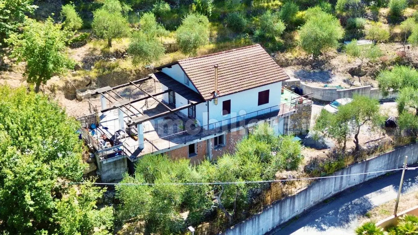 Villa plurifamiliare via Fontana Rosa 10, Castelvecchio, Imperia - foto 4