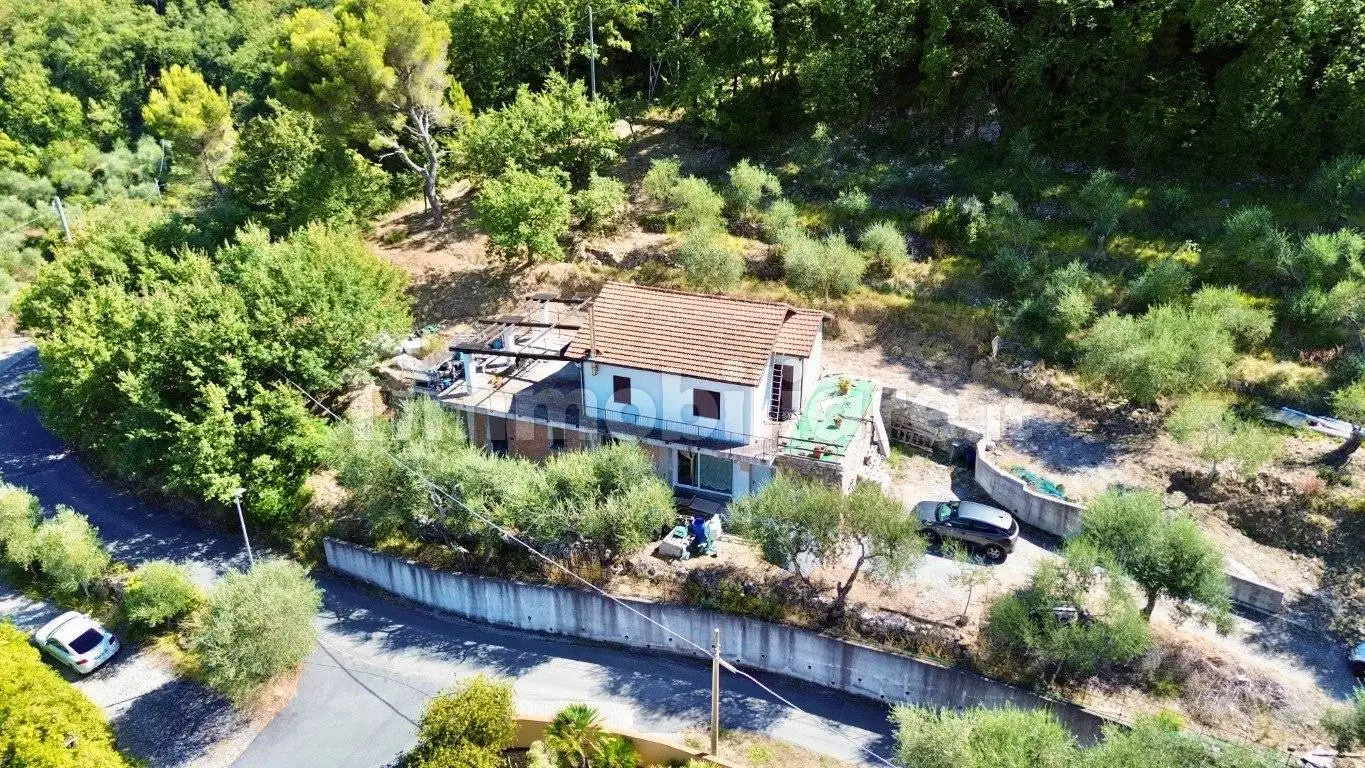 Villa plurifamiliare via Fontana Rosa 10, Castelvecchio, Imperia - foto 5