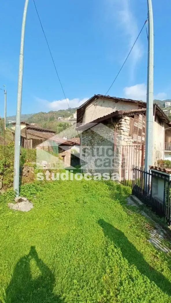 Rustico - Casale in vendita a Gorno