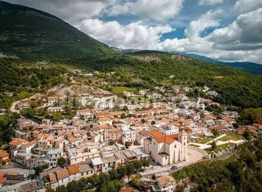 Casa indipendente in vendita a Pescosolido