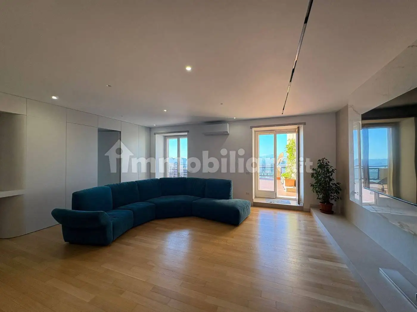 Appartamento in vendita a Napoli