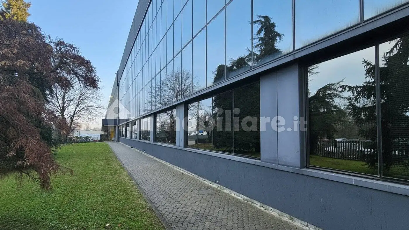 Palazzo - Edificio in affitto a Calvignasco