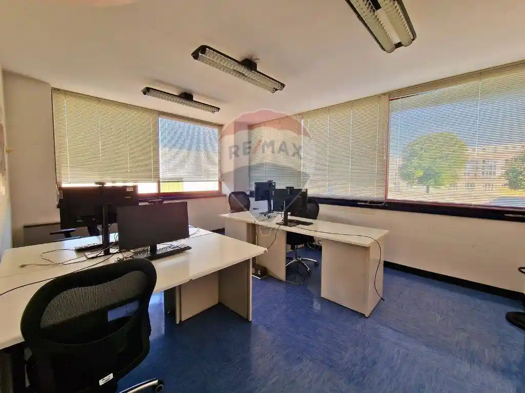 Palazzo - Edificio in Affitto - foto 2