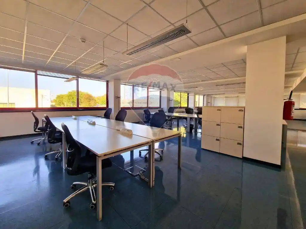 Palazzo - Edificio in Affitto - foto 3