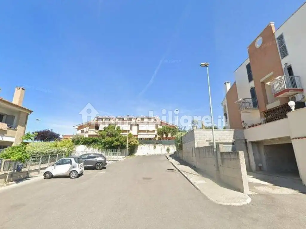 Villa in asta a Albano Laziale