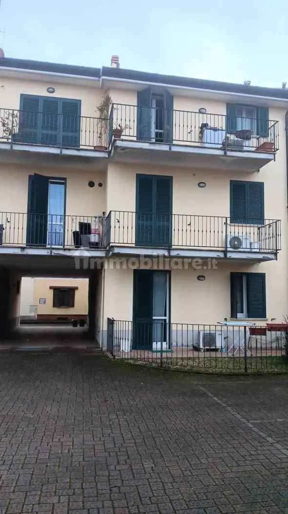 Palazzo - Edificio in Affitto - foto 2