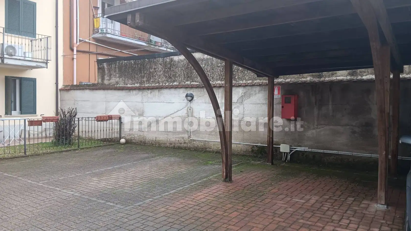 Palazzo - Edificio in Affitto - foto 3