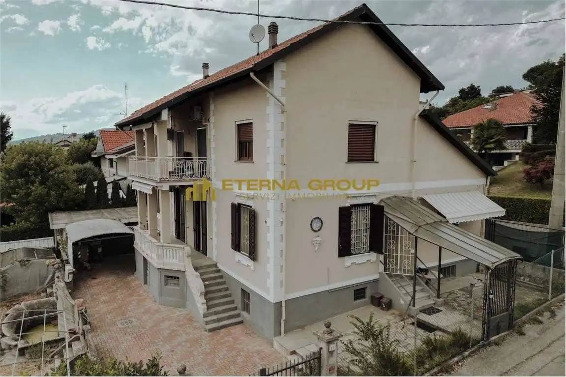 Villa in vendita a Trofarello
