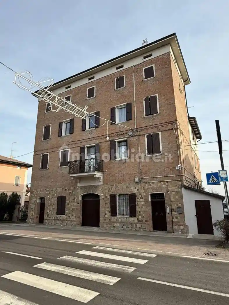 Palazzo - Edificio in vendita a Formigine