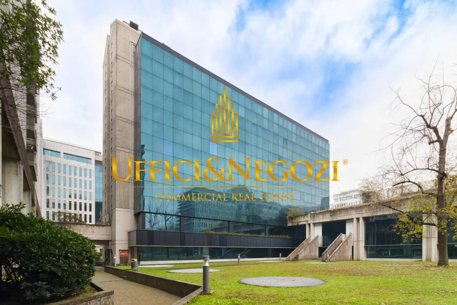 Palazzo - Edificio in vendita a Segrate