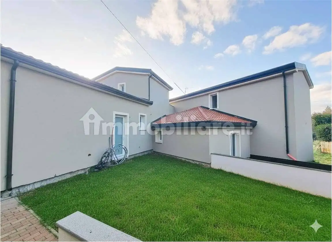 Villetta a schiera in vendita a Sarzana