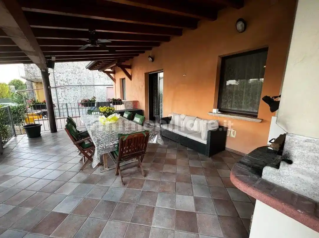 Villa in vendita a Lonato del Garda